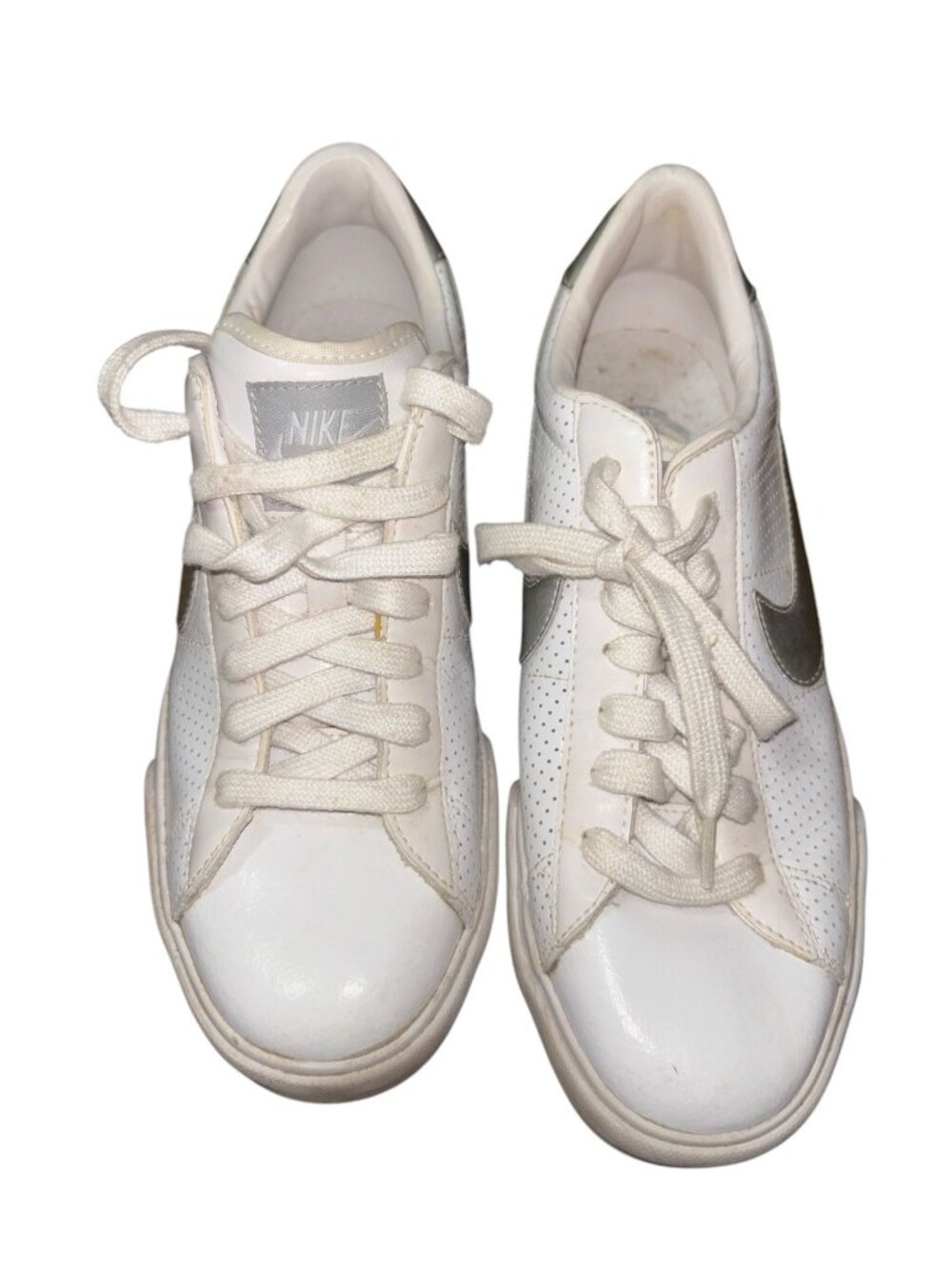 Nike 8.5 Women's Sweet Classic Shoes Decent Pair - Picture 2 of 8